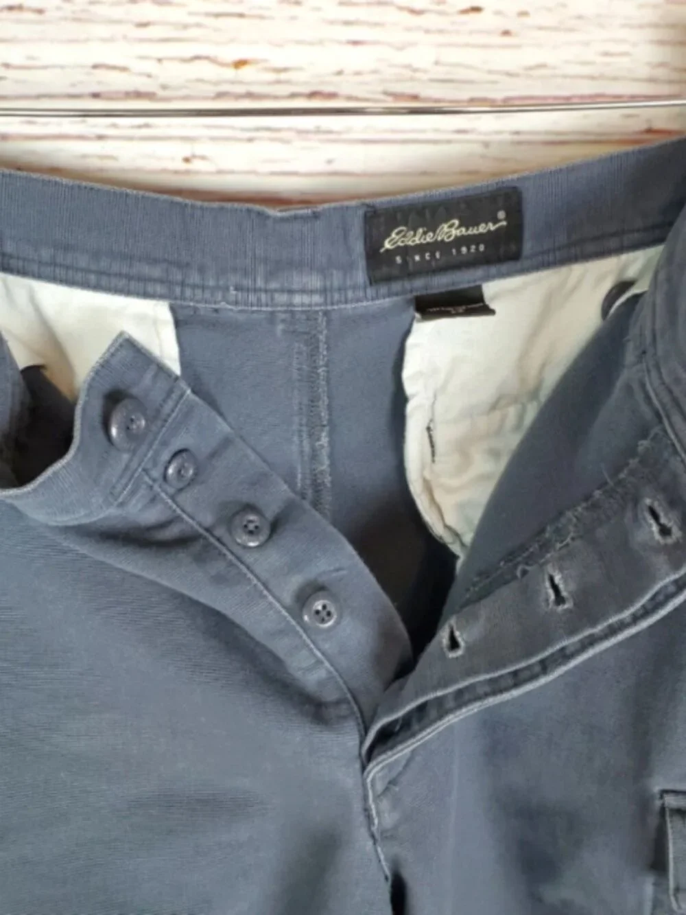 Eddie Bauer Button Fly Cargo Shorts‎ Men's Size 32 Gray 100% Cotton